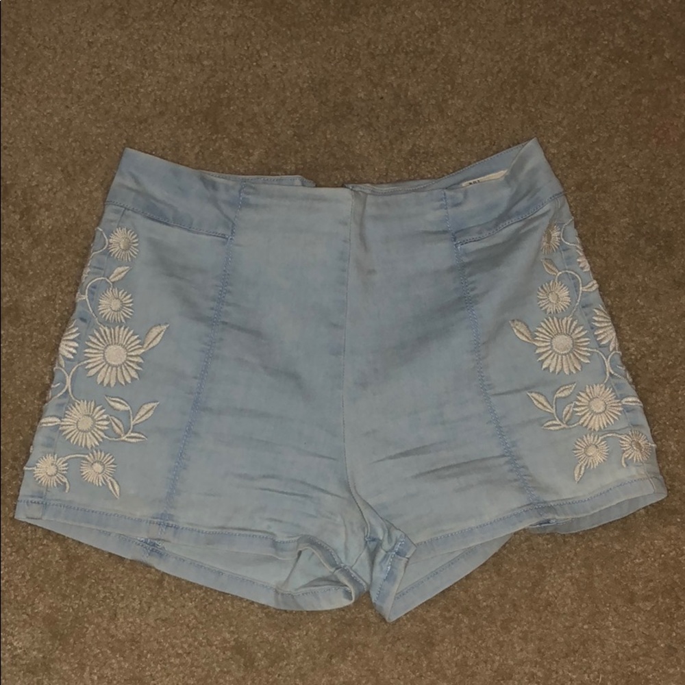 Bull head high waisted shorts